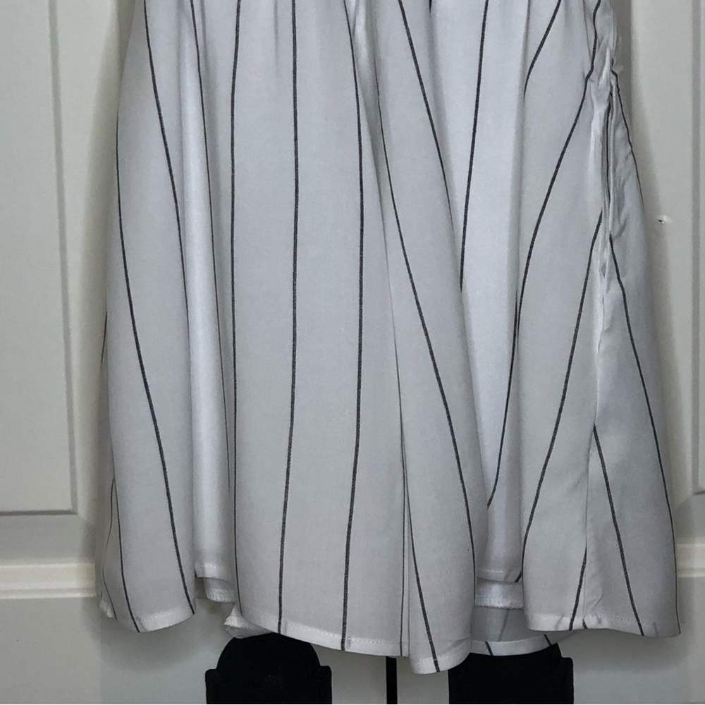 NWT MI AMI STRIPE TIE WAIST ROMPER WOMENS MEDIUM SMOKE & ANIMAL FREE HOME - Picture 11 of 11
